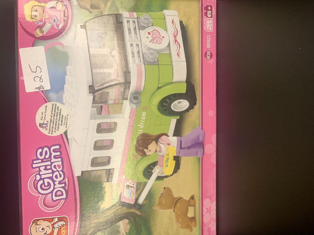 SLUBAN GIRLS DREAM BUS